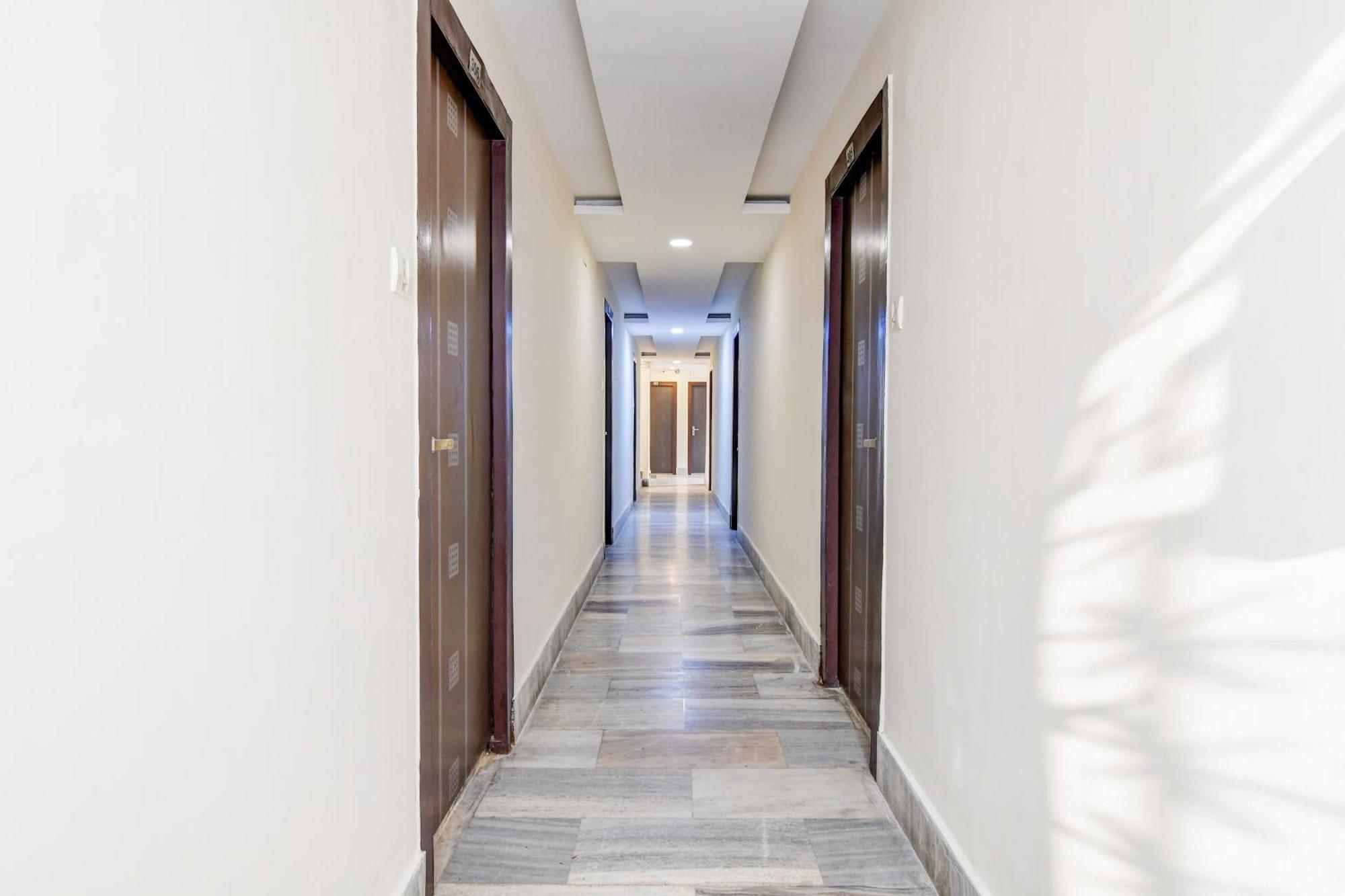 Super Hotel O Sarat Bose Road Formerly Shree Guest House Calcutta Buitenkant foto